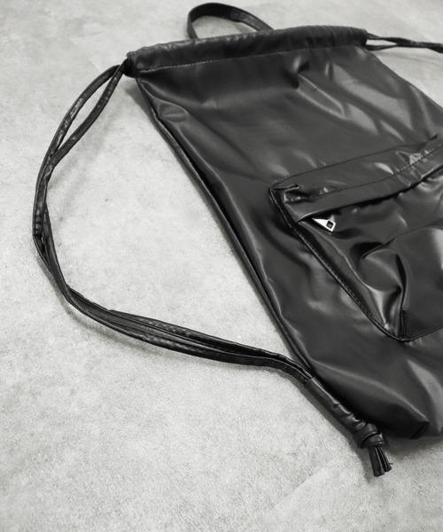 LVEU.(ラブユ.)の「【LVEU.】モードテイストナップサック / バッグ 鞄 BAG リュック ナップサック 合皮 ブラック シルバー ZOZOTOWN限定(バックパック/リュック・レディース・ブラック/シルバー・FREE)」の5枚目の写真