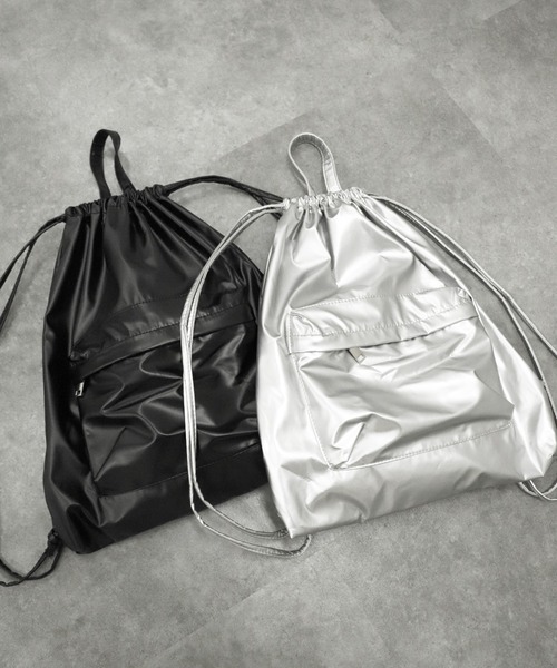 LVEU.(ラブユ.)の「【LVEU.】モードテイストナップサック / バッグ 鞄 BAG リュック ナップサック 合皮 ブラック シルバー ZOZOTOWN限定(バックパック/リュック・レディース・ブラック/シルバー・FREE)」の7枚目の写真