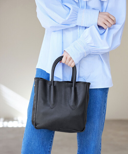 SLOBE IENA(スローブイエナ)の「【MARCO BIANCHINI/マルコ・ビアンキーニ 】レザートートバッグ(トートバッグ・レディース・ブラック/ブラウン/ラベンダー・FREE)」の5枚目の写真