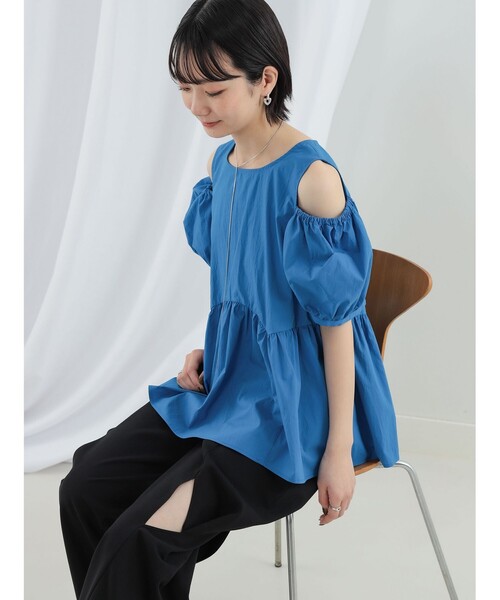 Ray BEAMS（レイビームス）の「Ray BEAMS / ショルダー オープン ブラウス（シャツ/ブラウス・レディース・ブラック/ホワイト/ロイヤルブルー・ONE SIZE）」の3枚目の写真