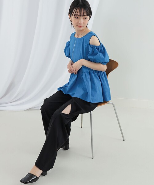 Ray BEAMS（レイビームス）の「Ray BEAMS / ショルダー オープン ブラウス（シャツ/ブラウス・レディース・ブラック/ホワイト/ロイヤルブルー・ONE SIZE）」の19枚目の写真