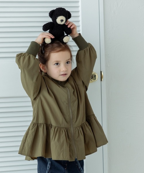 pairmanon（ペアマノン）の「裾フレアガールズナイロンジャケット（ナイロンジャケット・キッズ・ホワイト/ブラック/カーキ・100/110/120/130/140/150/90）」の4枚目の写真