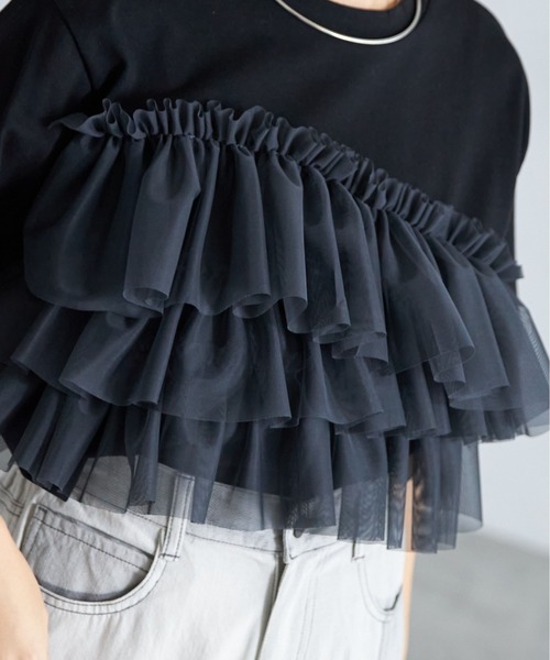 each（イーチ）の「チュールフリルビスチェ付Tシャツ（Tシャツ