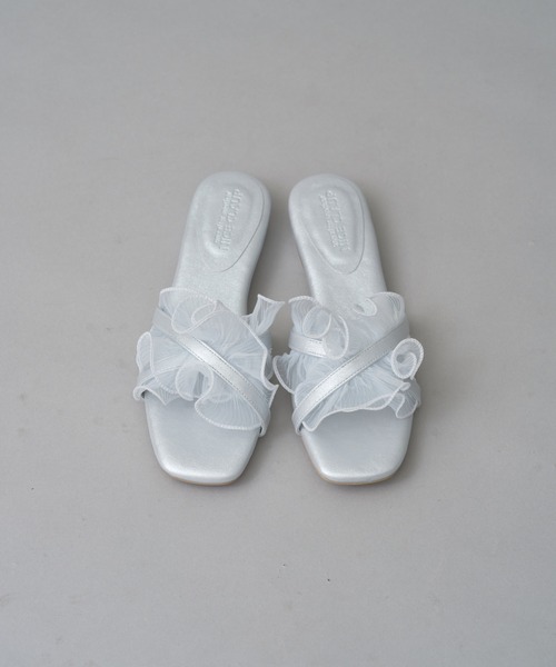 one after another NICE CLAUP（ワンアフターアナザーナイスクラップ）の「フリルフラットサンダル（サンダル・レディース・シルバー/アイボリー/ブラック・S/M/L）」の12枚目の写真