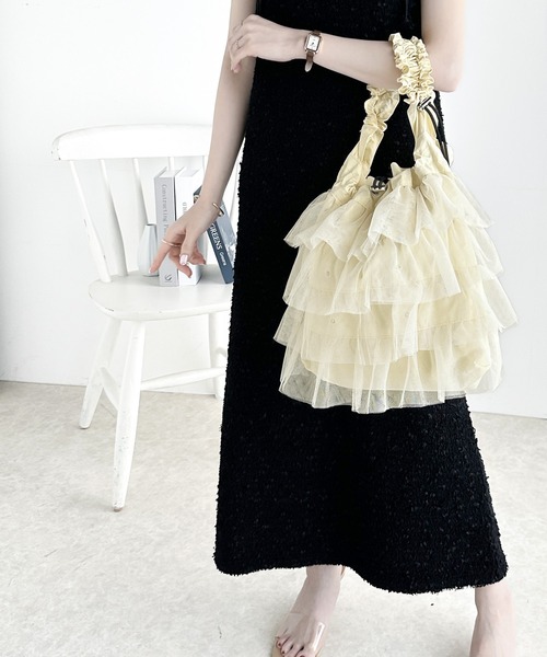 mily bilet(ミウィビレット)の「【mily bilet】即華やか見え。ラインストーン付きチュールフリルドロスト巾着バッグ(ショルダーバッグ・レディース・ブラック/アイボリー・ONE SIZE)」の17枚目の写真