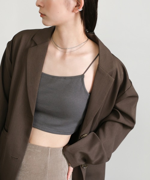 select MOCA(セレクトモカ)の「【サイズ展開あり】カップ付きショートキャミソール(キャミソール・レディース・グレイッシュベージュ/ブラック/アイボリー/スミクロ・FREE/LARGE/SMALL)」の3枚目の写真