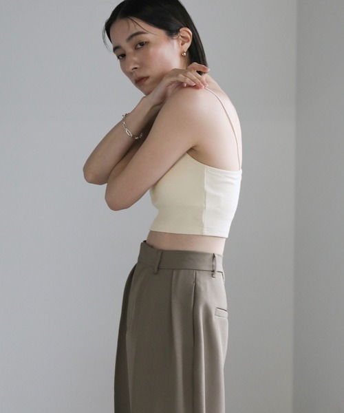 select MOCA(セレクトモカ)の「【サイズ展開あり】カップ付きショートキャミソール(キャミソール・レディース・グレイッシュベージュ/ブラック/アイボリー/スミクロ・FREE/LARGE/SMALL)」の6枚目の写真