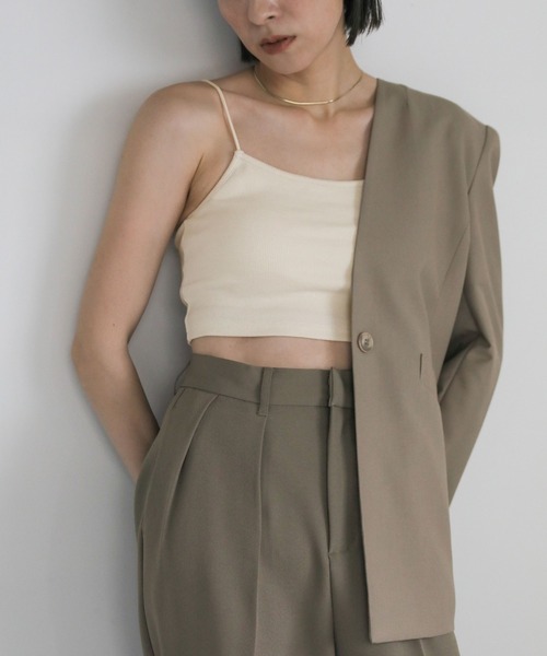 select MOCA(セレクトモカ)の「【サイズ展開あり】カップ付きショートキャミソール(キャミソール・レディース・グレイッシュベージュ/ブラック/アイボリー/スミクロ・FREE/LARGE/SMALL)」の7枚目の写真