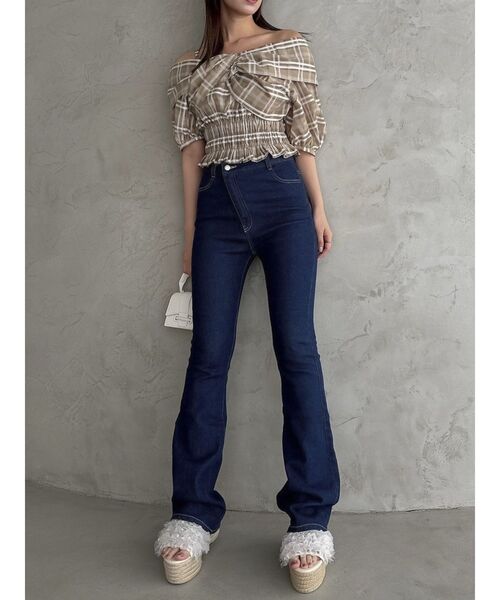 dazzlin（ダズリン）の「リボンワンショルパフブラウス（シャツ/ブラウス・レディース・ブラウン/ブラック/オフホワイト・FREE）」の8枚目の写真