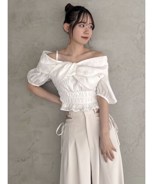 dazzlin（ダズリン）の「リボンワンショルパフブラウス（シャツ/ブラウス・レディース・ブラウン/ブラック/オフホワイト・FREE）」の8枚目の写真