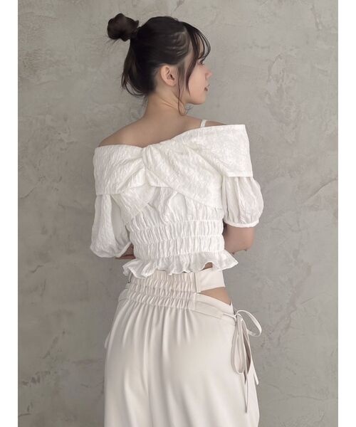 dazzlin（ダズリン）の「リボンワンショルパフブラウス（シャツ/ブラウス・レディース・ブラウン/ブラック/オフホワイト・FREE）」の11枚目の写真