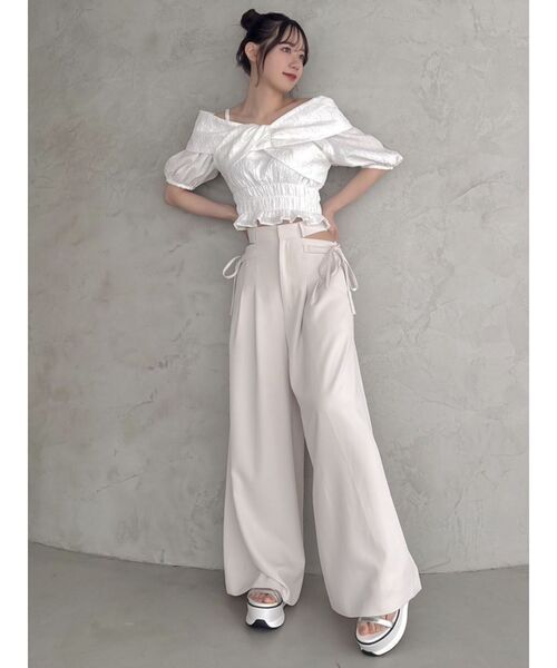 dazzlin（ダズリン）の「リボンワンショルパフブラウス（シャツ/ブラウス・レディース・ブラウン/ブラック/オフホワイト・FREE）」の13枚目の写真