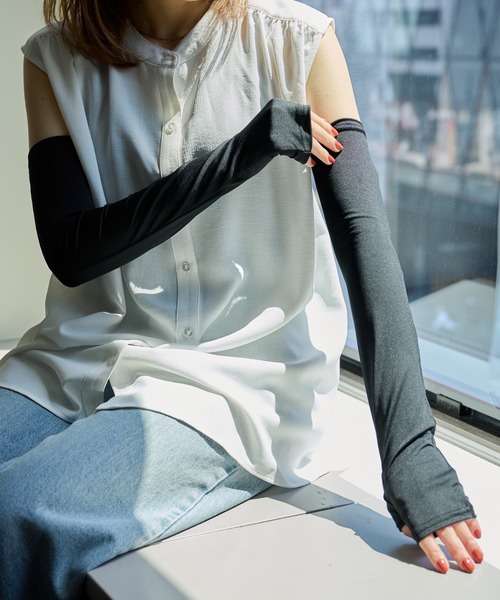 COLONY 2139（コロニートゥーワンスリーナイン）の「UV&冷感アームカバー50cm（アームカバー・レディース・ネイビー/ブラック・FREE）」の2枚目の写真