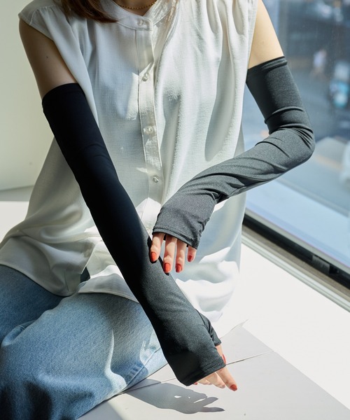 COLONY 2139（コロニートゥーワンスリーナイン）の「UV&冷感アームカバー50cm（アームカバー・レディース・ネイビー/ブラック・FREE）」の6枚目の写真