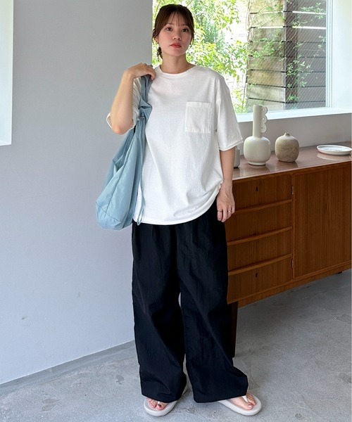 feepur（フェピュール）の「ピグメントルーズポケTee（Tシャツ/カットソー・レディース・オフホワイト/ブルー/チャコールグレー・MEDIUM）」の12枚目の写真