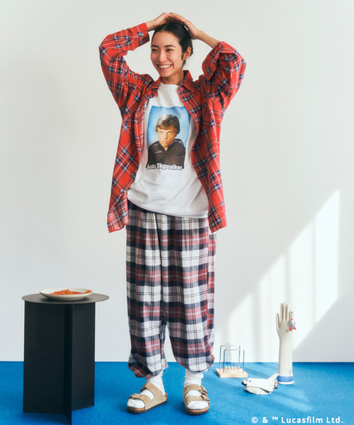 JOURNAL STANDARD(ジャーナルスタンダード)の「《追加》STAR WARS / スターウォーズ PRINT TEE(Tシャツ/カットソー・メンズ・ホワイト/ブラック/ライトホワイト/ホワイト系その他/ブラック系その他/ブラックミックス/ホワイト×ホワイト/ブラック×ブラック/スミクロ・MEDIUM/LARGE/X-LARGE)」の19枚目の写真