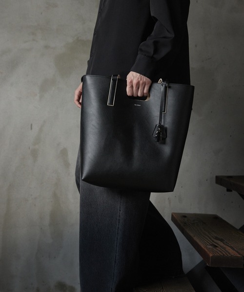 CIASENSE(シアセンス)の「Switching 2way tote bag /切り替え 2way合皮トートバッグ(トートバッグ・メンズ・ブラック×ベージュ・FREE)」の4枚目の写真