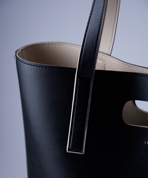 CIASENSE(シアセンス)の「Switching 2way tote bag /切り替え 2way合皮トートバッグ(トートバッグ・メンズ・ブラック×ベージュ・FREE)」の15枚目の写真