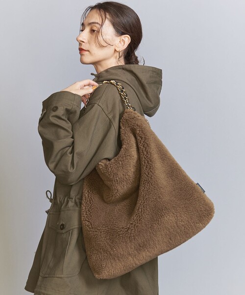 VIOLAd'ORO（ヴィオラドーロ）の「＜VIOLAd’ORO＞ELMO チェーンショルダー トートバッグ（ショルダーバッグ・レディース・ブラウン/ダークグレー・FREE）」の6枚目の写真