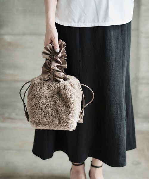 le.coeur blanc（ルクールブラン）の「フリルワンハンドルボアトート（トートバッグ・レディース・モカ/グレー・FREE）」の22枚目の写真