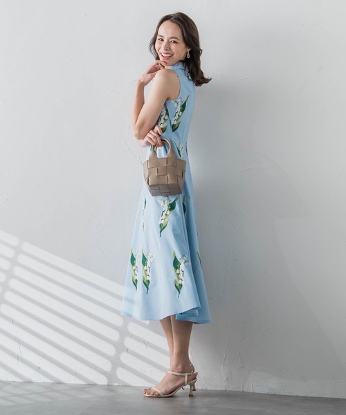 Viaggio Blu(ビアッジョブルー)の「スズラン刺繍ワンピース(ワンピース・レディース・ライトブルー・M/L)」の2枚目の写真