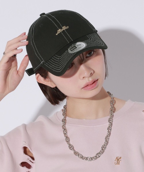 Anui（アニュイ）の「【UNISEX】NEWERA メタルロゴキャップ（キャップ・レディース・オフホワイト/グリーン/ブラック・FREE）」の5枚目の写真