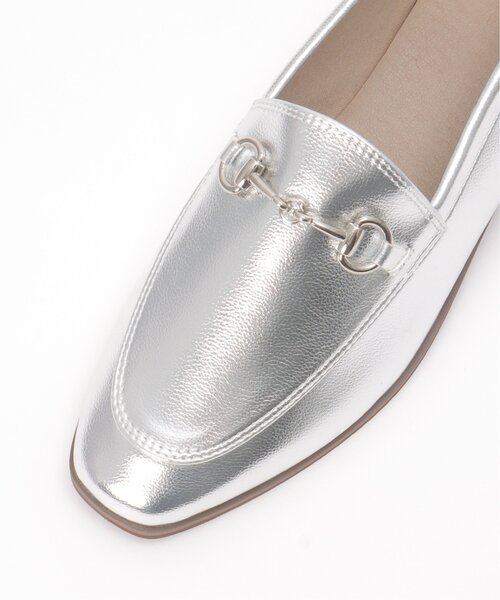 ikka（イッカ）の「【雑誌InRed web10月号掲載】やわらかビットローファー（パンプス・レディース・シルバーグレー/ブラック・M/L）」の17枚目の写真