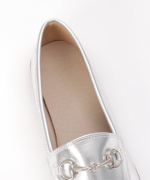 ikka（イッカ）の「【雑誌InRed web10月号掲載】やわらかビットローファー（パンプス・レディース・シルバーグレー/ブラック・M/L）」の16枚目の写真