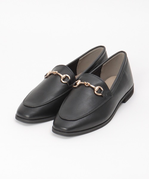 ikka（イッカ）の「【雑誌InRed web10月号掲載】やわらかビットローファー（パンプス・レディース・シルバーグレー/ブラック・M/L）」の2枚目の写真