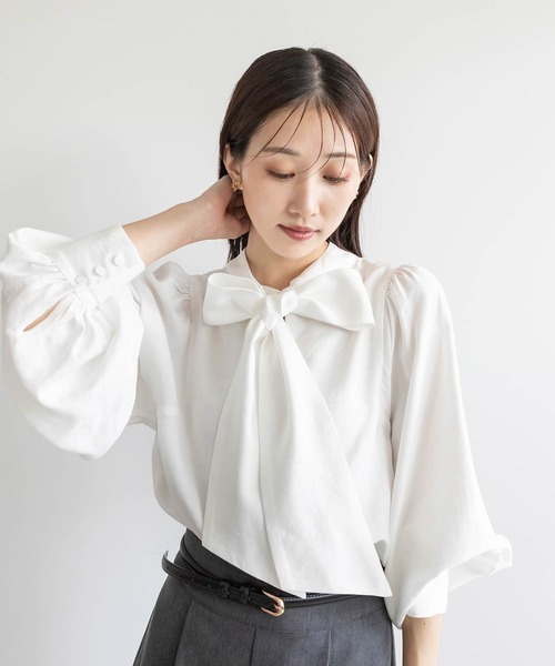 RANDA（ランダ）の「2WAYボウタイリボンブラウス（シャツ/ブラウス・レディース・アイボリー/ピンク/ホワイト・FREE）」の2枚目の写真