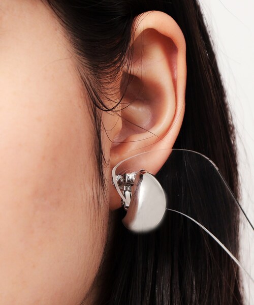 OPAQUE.CLIP(オペークドットクリップ)の「◆メタルプレーンイヤリング(イヤリング・レディース・ゴールド/シルバー・00)」の4枚目の写真