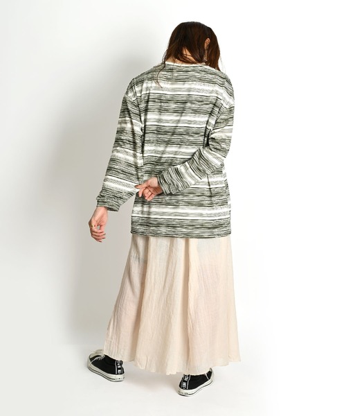 MARAI(マーライ)の「ボーダー柄 ドロップショルダー 長袖Tシャツ ルームウェア(Tシャツ/カットソー・レディース・カーキ/ブルー/ピンク/ブラック・MEDIUM/X-LARGE)」の12枚目の写真