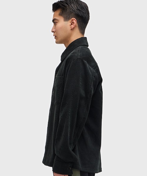 FRED PERRY（フレッドペリー）の「Corduroy Overshirt（シャツ/ブラウス・メンズ・ダークグリーン・M/L）」の5枚目の写真