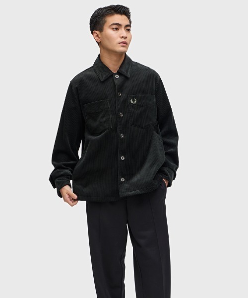 FRED PERRY（フレッドペリー）の「Corduroy Overshirt（シャツ/ブラウス・メンズ・ダークグリーン・M/L）」の2枚目の写真