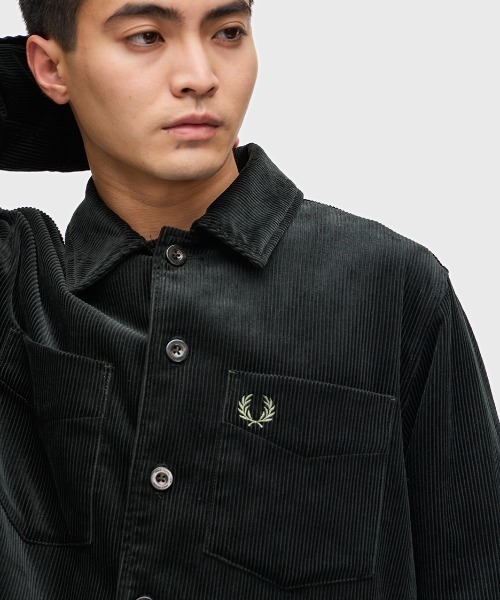 FRED PERRY（フレッドペリー）の「Corduroy Overshirt（シャツ/ブラウス・メンズ・ダークグリーン・M/L）」の3枚目の写真