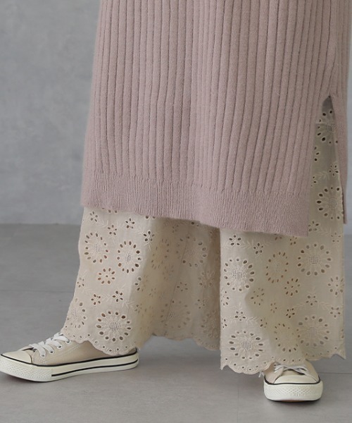 HUG.U（ハグユー）の「裾ペチパンツ（その他パンツ・レディース・ベージュ/グレー系その他2/グレー系その他3/ホワイト/ホワイト系その他/ベージュ系その他/ホワイト系その他3/ベージュ系その他2/ブラック/グレー系その他/ブラック系その他2/チャコールグレー/ブラック系その他/ホワイト系その他2/ブラック系その他3/ベージュ系その他3・レギュラー丈/トール丈）」の13枚目の写真