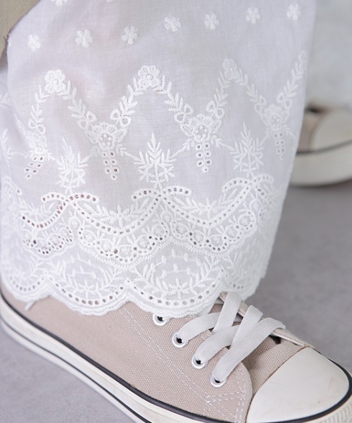 HUG.U（ハグユー）の「裾ペチパンツ（その他パンツ・レディース・ベージュ/グレー系その他2/グレー系その他3/ホワイト/ホワイト系その他/ベージュ系その他/ホワイト系その他3/ベージュ系その他2/ブラック/グレー系その他/ブラック系その他2/チャコールグレー/ブラック系その他/ホワイト系その他2/ブラック系その他3/ベージュ系その他3・レギュラー丈/トール丈）」の3枚目の写真