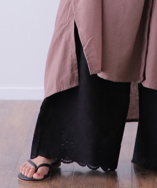 HUG.U（ハグユー）の「裾ペチパンツ（その他パンツ・レディース・ベージュ/グレー系その他2/グレー系その他3/ホワイト/ホワイト系その他/ベージュ系その他/ホワイト系その他3/ベージュ系その他2/ブラック/グレー系その他/ブラック系その他2/チャコールグレー/ブラック系その他/ホワイト系その他2/ブラック系その他3/ベージュ系その他3・レギュラー丈/トール丈）」の6枚目の写真