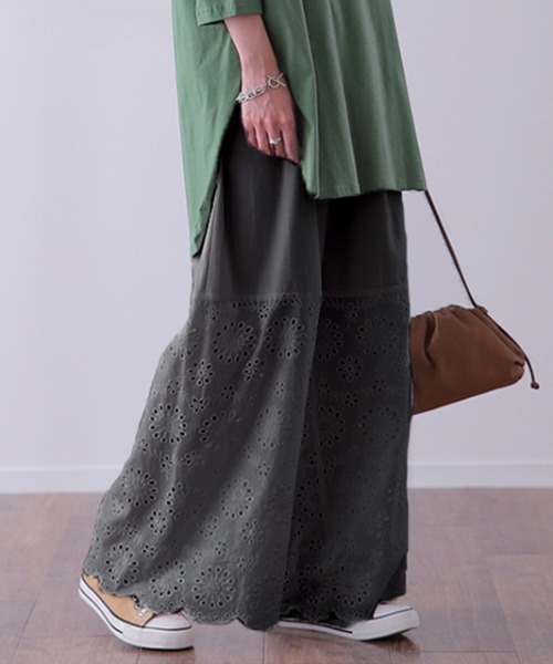 HUG.U（ハグユー）の「裾ペチパンツ（その他パンツ・レディース・ベージュ/グレー系その他2/グレー系その他3/ホワイト/ホワイト系その他/ベージュ系その他/ホワイト系その他3/ベージュ系その他2/ブラック/グレー系その他/ブラック系その他2/チャコールグレー/ブラック系その他/ホワイト系その他2/ブラック系その他3/ベージュ系その他3・レギュラー丈/トール丈）」の9枚目の写真