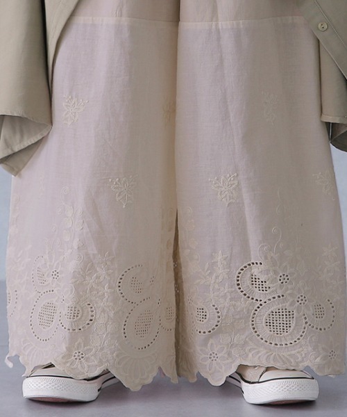 HUG.U（ハグユー）の「裾ペチパンツ（その他パンツ・レディース・ベージュ/グレー系その他2/グレー系その他3/ホワイト/ホワイト系その他/ベージュ系その他/ホワイト系その他3/ベージュ系その他2/ブラック/グレー系その他/ブラック系その他2/チャコールグレー/ブラック系その他/ホワイト系その他2/ブラック系その他3/ベージュ系その他3・レギュラー丈/トール丈）」の15枚目の写真