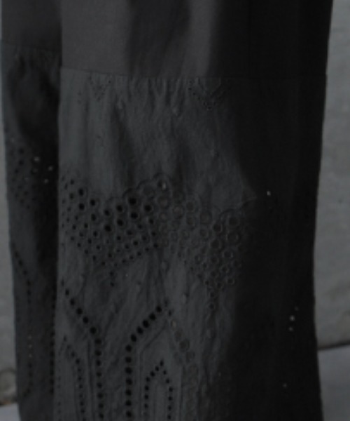 HUG.U（ハグユー）の「裾ペチパンツ（その他パンツ・レディース・ベージュ/グレー系その他2/グレー系その他3/ホワイト/ホワイト系その他/ベージュ系その他/ホワイト系その他3/ベージュ系その他2/ブラック/グレー系その他/ブラック系その他2/チャコールグレー/ブラック系その他/ホワイト系その他2/ブラック系その他3/ベージュ系その他3・レギュラー丈/トール丈）」の17枚目の写真