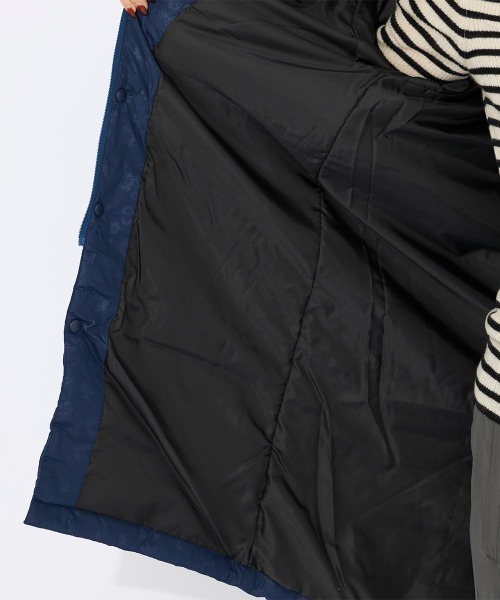 FILA(フィラ)の「エンボスベンチコート(その他アウター・レディース・ネイビー・LARGE/MEDIUM)」の8枚目の写真