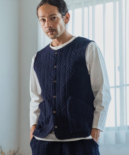 CAMBIO(カンビオ)の「mcg3522-Japanese Fabricケーブルキルティングノーカラーベスト(ベスト・メンズ・ネイビー/ベージュ/グレー/ブラック・S/M/L/XL)」の4枚目の写真