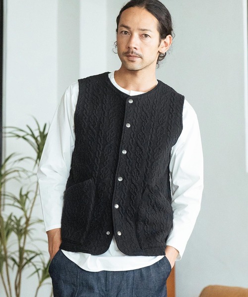 CAMBIO(カンビオ)の「mcg3522-Japanese Fabricケーブルキルティングノーカラーベスト(ベスト・メンズ・ネイビー/ベージュ/グレー/ブラック・S/M/L/XL)」の2枚目の写真