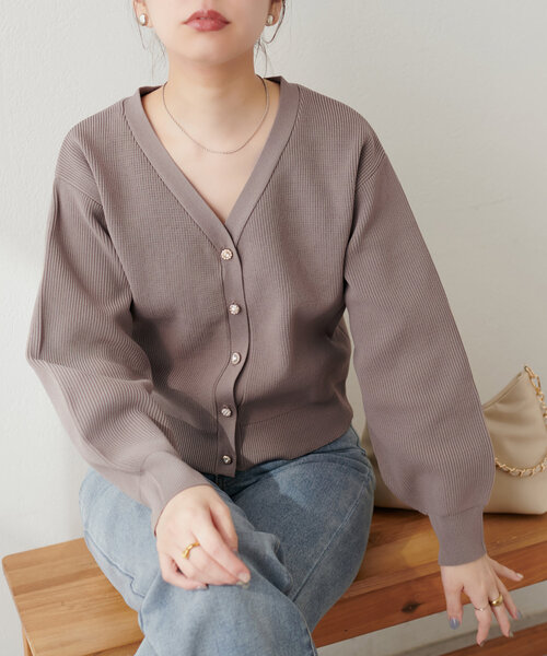 natural couture(ナチュラルクチュール)の「いろいろ釦畦編みポリニットカーディガン(カーディガン/ボレロ・レディース・モカ/ミント/ボルドー/チャコールグレー/グレイッシュベージュ・FREE)」の4枚目の写真