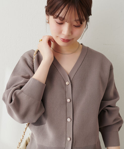 natural couture(ナチュラルクチュール)の「いろいろ釦畦編みポリニットカーディガン(カーディガン/ボレロ・レディース・モカ/ミント/ボルドー/チャコールグレー/グレイッシュベージュ・FREE)」の16枚目の写真