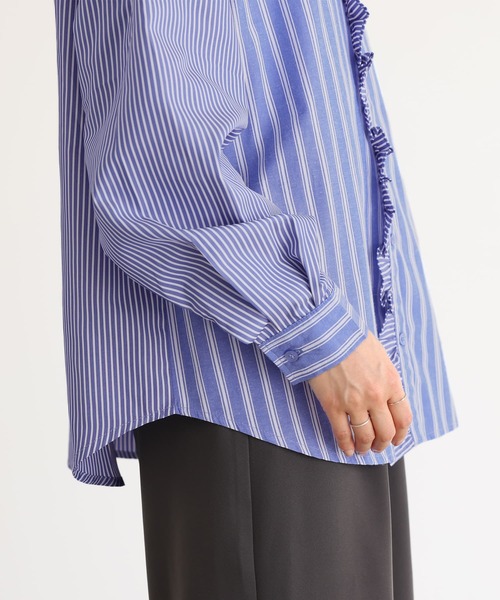 n'OrLABEL(ノアールレーベル)の「『ミックスストライプフリルシャツ』(シャツ/ブラウス・レディース・ブルー/チャコール・FREE)」の5枚目の写真