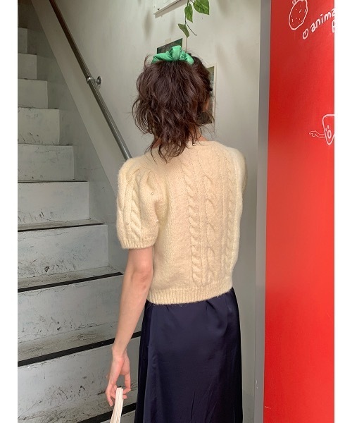 SALTMINT（ソルトミント）の「ケーブルパールニットトップス（ニット/セーター・レディース・ブラック/グレー/ホワイト・FREE）」の2枚目の写真