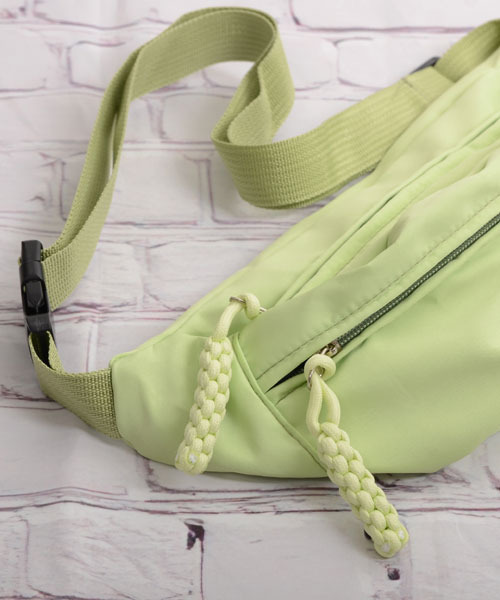 TONE SELECT GOODS（トーンセレクトグッズ）の「【float】2ポケット ショルダー ボディーバッグ【8色展開】（ボディバッグ/ウエストポーチ・レディース・ホワイト/ブラック/ライトグリーン/レッド/オレンジ/ブルーグリーン/ベビーピンク/ブルー・FREE）」の11枚目の写真