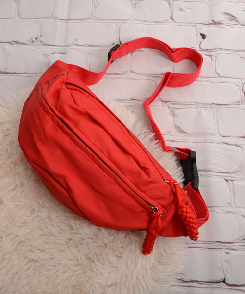 TONE SELECT GOODS（トーンセレクトグッズ）の「【float】2ポケット ショルダー ボディーバッグ【8色展開】（ボディバッグ/ウエストポーチ・レディース・ホワイト/ブラック/ライトグリーン/レッド/オレンジ/ブルーグリーン/ベビーピンク/ブルー・FREE）」の15枚目の写真